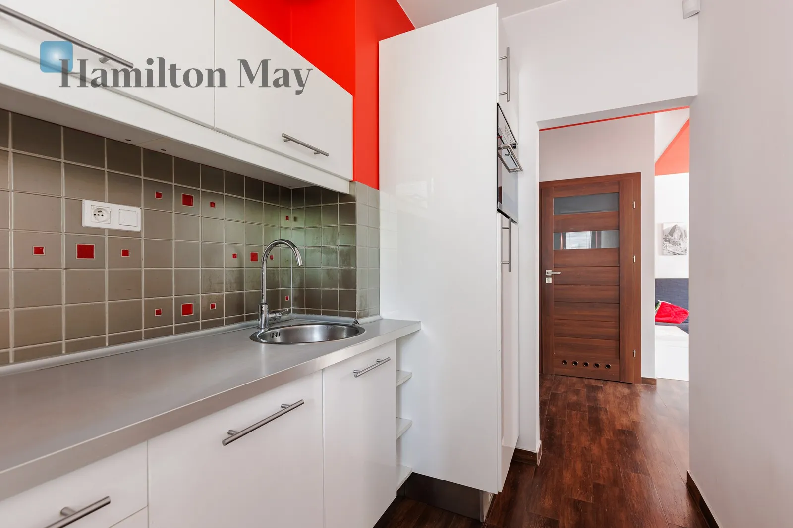 Street: Fundamentowa Region: Praga-Południe Distance to centre: 4.94 km Level: 1 Price: 639000 PLN Bedrooms: 1 Bathrooms: 1 - slider