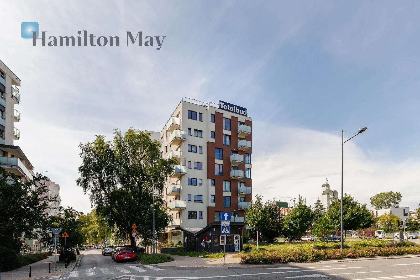 Distance to centre: 4.94 km Level: 1 Price: 639000 PLN Bedrooms: 1 Bathrooms: 1 Size: 35m2 Price/m2: 18257 PLN - slider