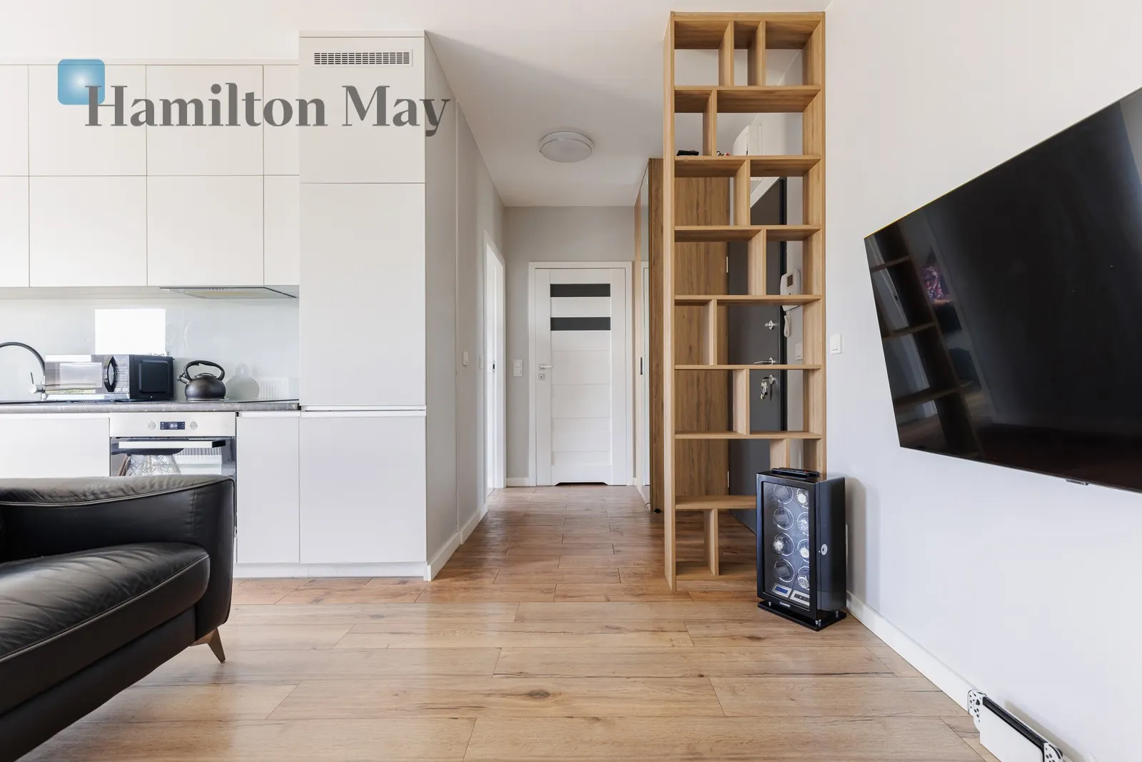 Region: Praga-Północ Subregion: Nowa Praga Distance to centre: 4.54 km Level: 5 Price: 800000 PLN Bedrooms: 1 Bathrooms: 1 Size: 40m2 Price/m2: 20000 PLN - slider