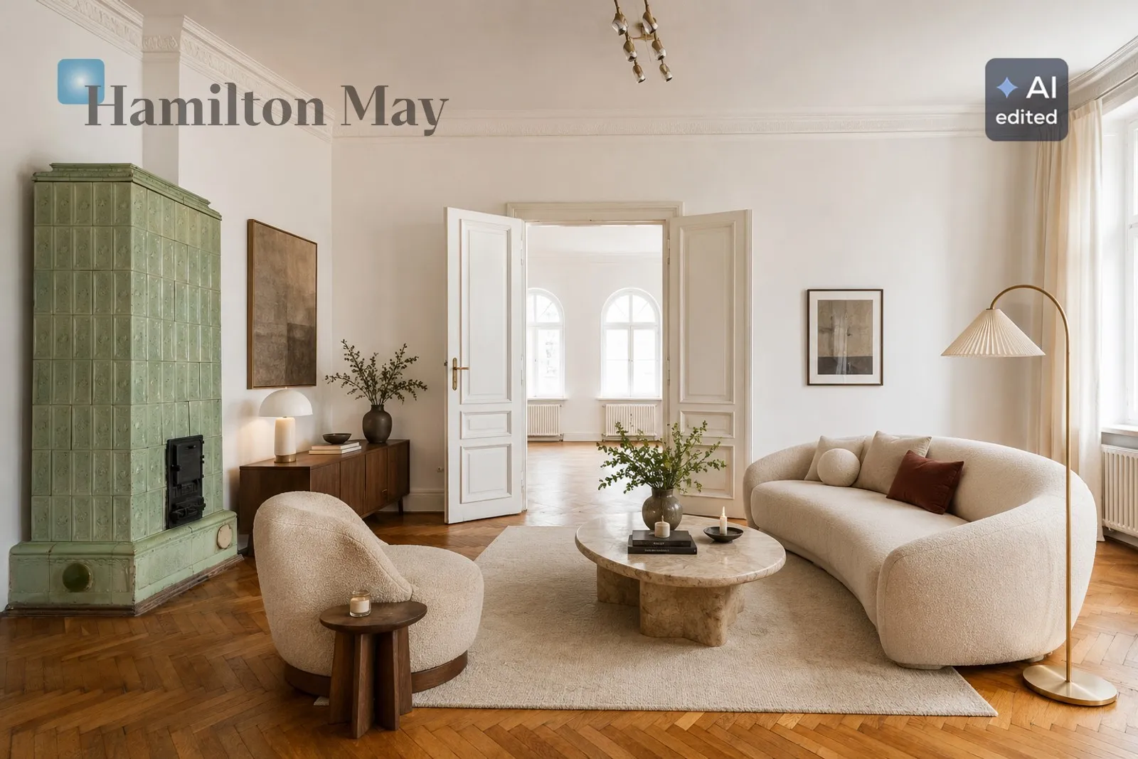 Стильна, елегантна двокімнатна квартира площею 111 м2 у самому серці міста/оновлений фасад - slider
