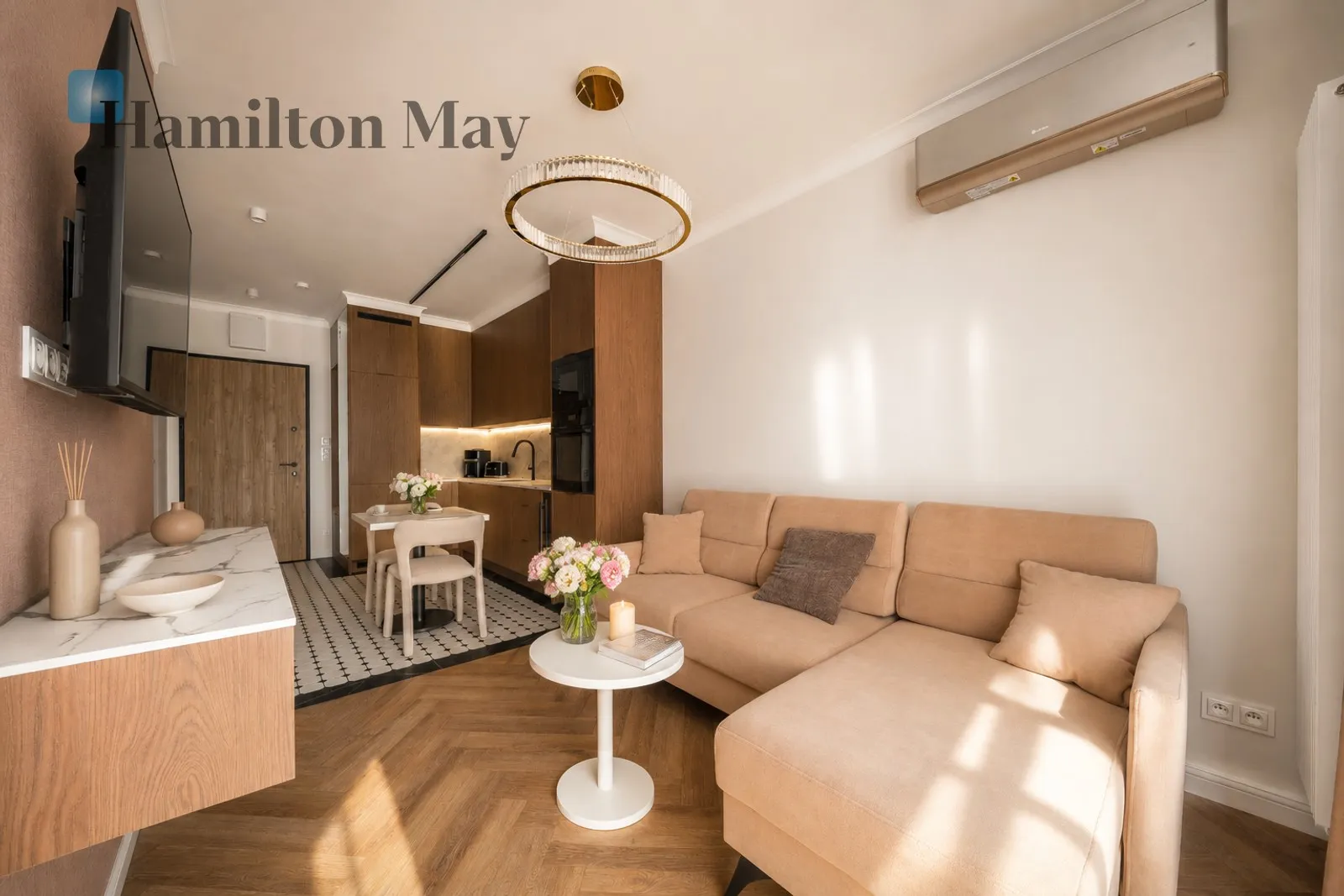 A unique, turnkey apartment - slider