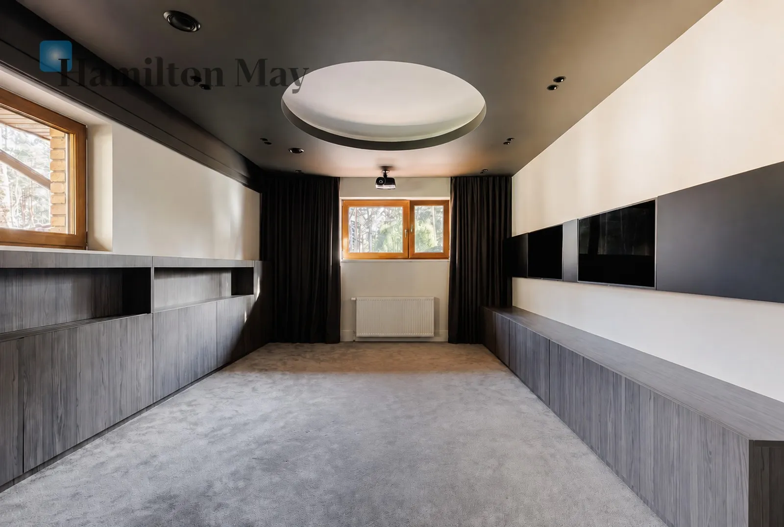 Street: Zielona Region: Struga Level: -9 Price: 4900000 PLN - slider