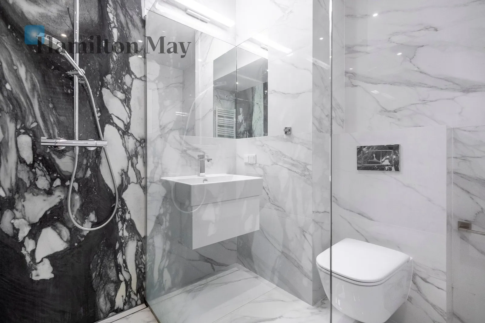 Stylish two-bedroom apartment with a balcony | Browar Lubicz | Old Town - slider