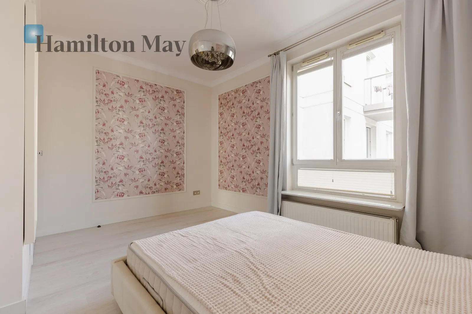 Region: Żoliborz Subregion: Sady Żoliborskie Distance to centre: 4.9 km Level: 4 Price: 3500 PLN Bedrooms: 1 Bathrooms: 1 - slider