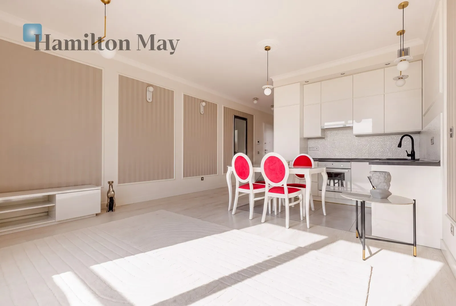 Subregion: Sady Żoliborskie Distance to centre: 4.9 km Level: 4 Price: 3500 PLN Bedrooms: 1 Bathrooms: 1 Size: 54m2 Price/m2: 65 PLN - slider