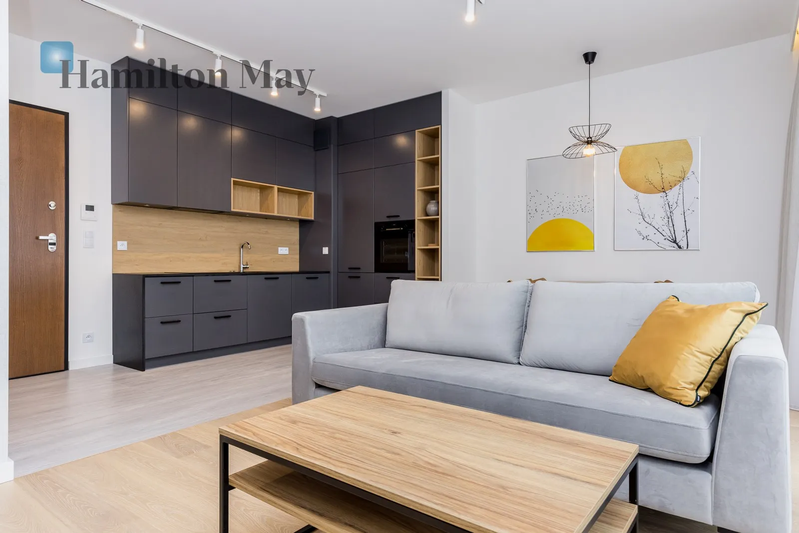 City: Warszawa Street: Krochmalna Region: Wola Subregion: Czyste Distance to centre: 1.83 km Level: 4 Price: 6700 PLN Bedrooms: 1 Bathrooms: 1 Size: 47m2 Price/m2: 143 PLN - slider