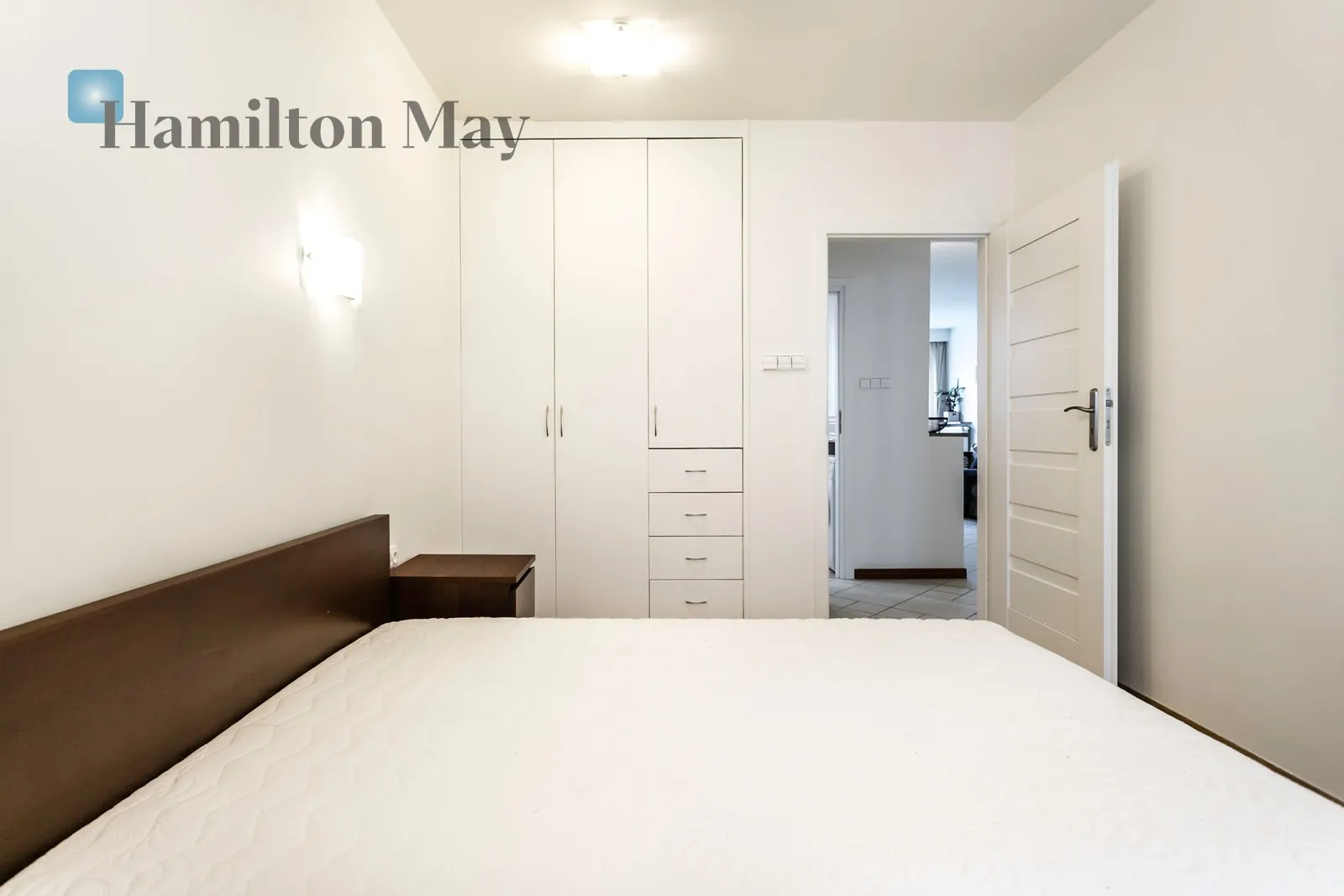 Subregion: Śródmieście Południowe Distance to centre: 0.46 km Level: 3 Price: 4300 PLN Bedrooms: 2 Bathrooms: 1 Size: 64m2 - slider