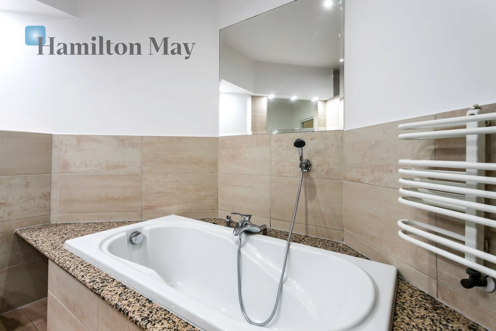 Region: Śródmieście Subregion: Śródmieście Południowe Distance to centre: 0.46 km Level: 3 Price: 4300 PLN Bedrooms: 2 - slider