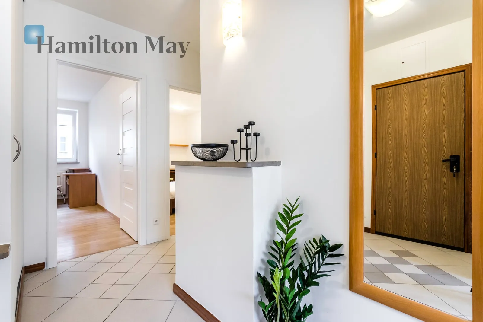 Level: 3 Price: 4300 PLN Bedrooms: 2 Bathrooms: 1 Size: 64m2 Price/m2: 67 PLN - slider