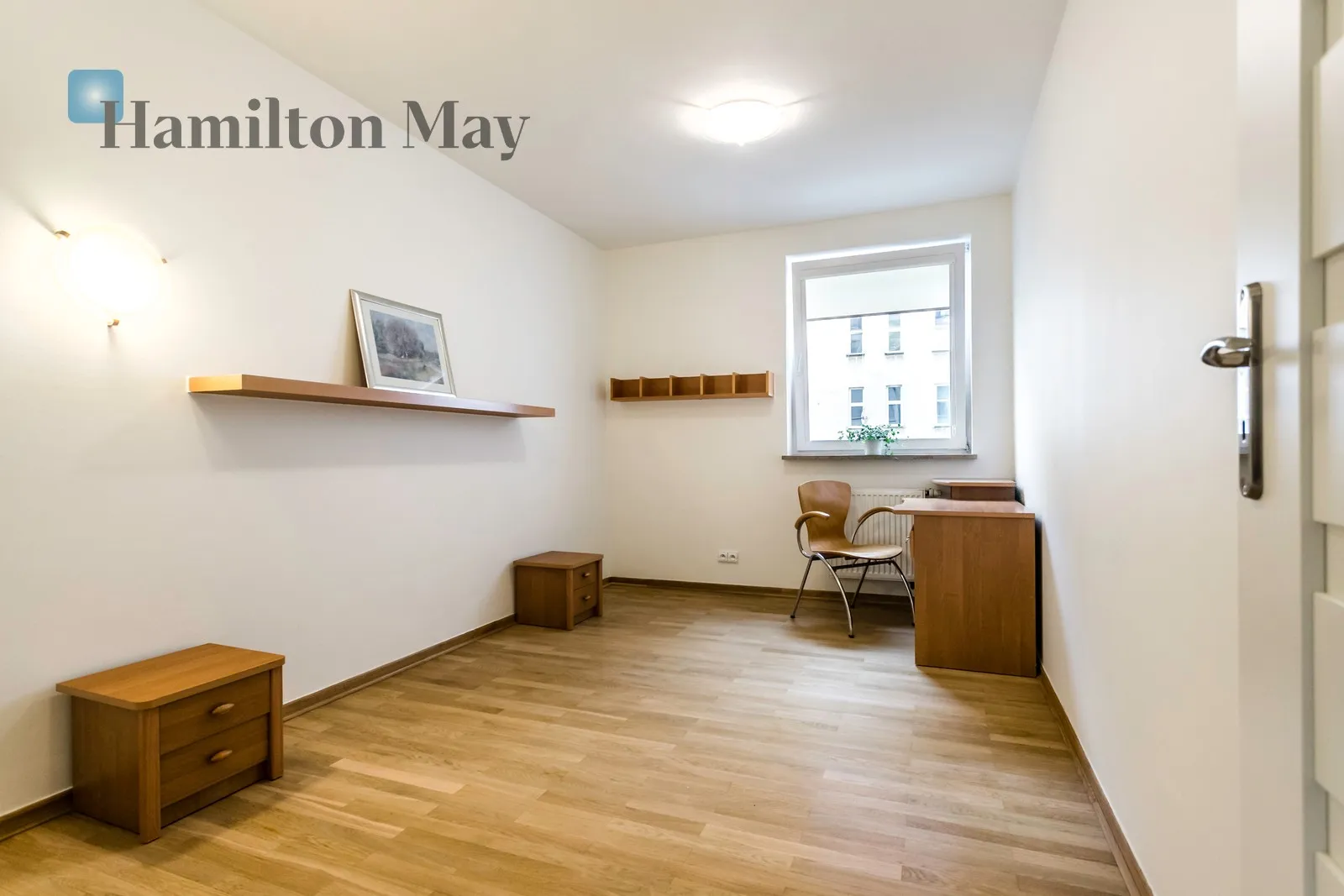 Distance to centre: 0.46 km Level: 3 Price: 4300 PLN Bedrooms: 2 Bathrooms: 1 Size: 64m2 Price/m2: 67 PLN - slider