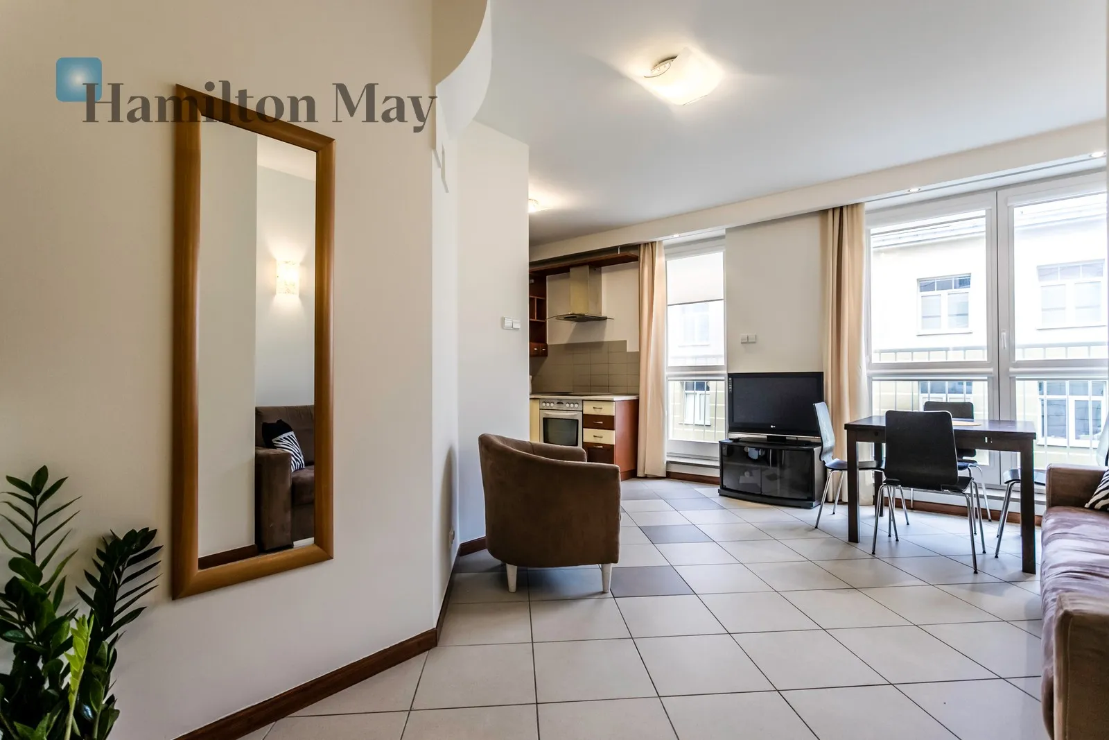 Region: Śródmieście Subregion: Śródmieście Południowe Distance to centre: 0.46 km Level: 3 Price: 4300 PLN Bedrooms: 2 Bathrooms: 1 Size: 64m2 Price/m2: 67 PLN - slider