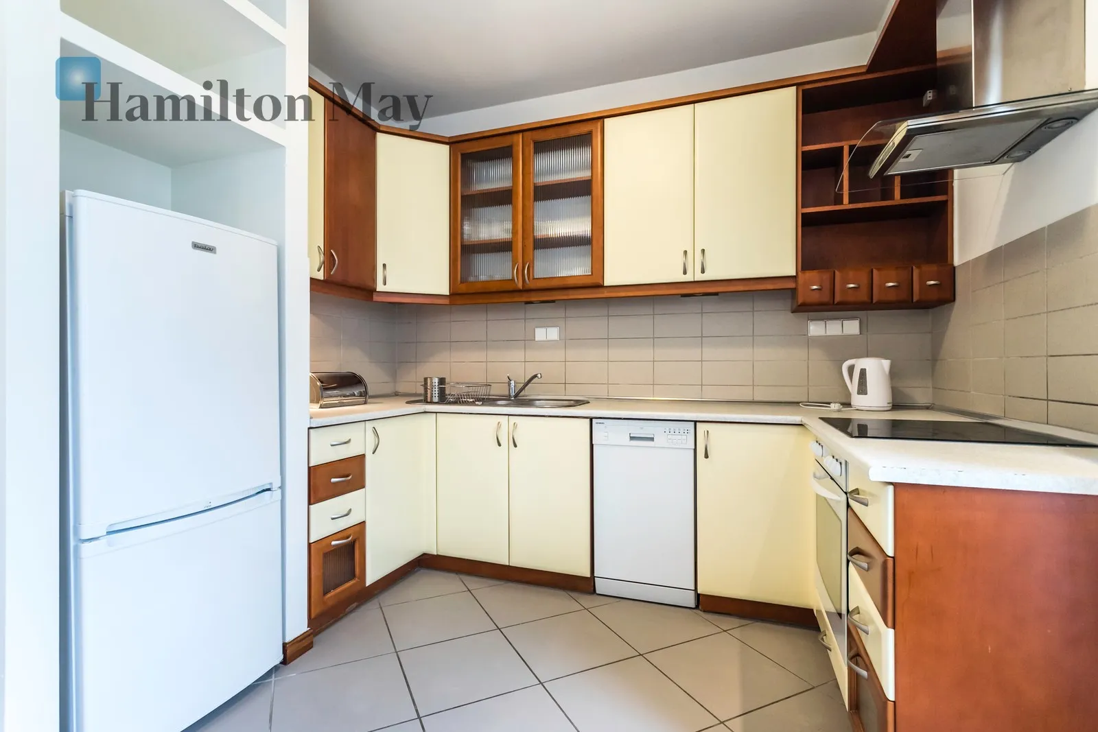 Region: Śródmieście Subregion: Śródmieście Południowe Distance to centre: 0.46 km Level: 3 Price: 4300 PLN Bedrooms: 2 Bathrooms: 1 Size: 64m2 - slider