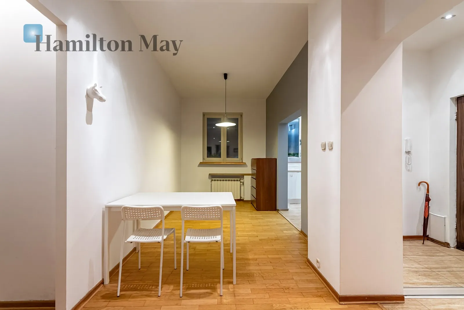 Przestronne | 4-pokojowe mieszkanie w ścisłym centrum | na sprzedaż - slider