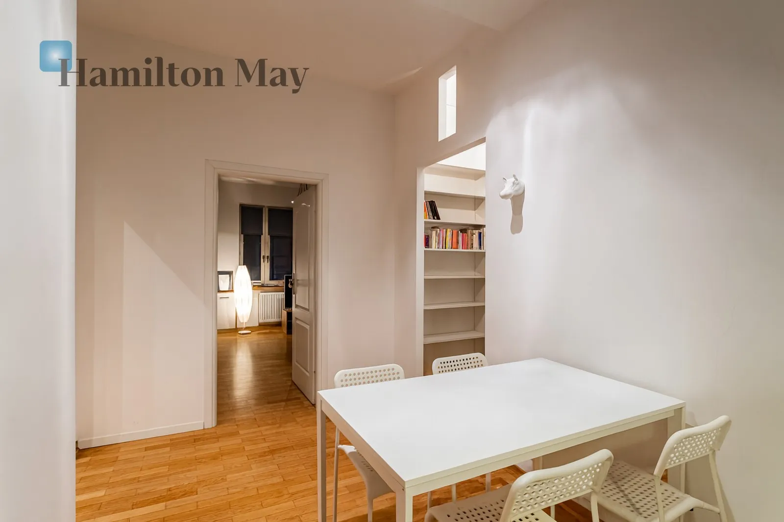 Przestronne | 4-pokojowe mieszkanie w ścisłym centrum | na sprzedaż - slider