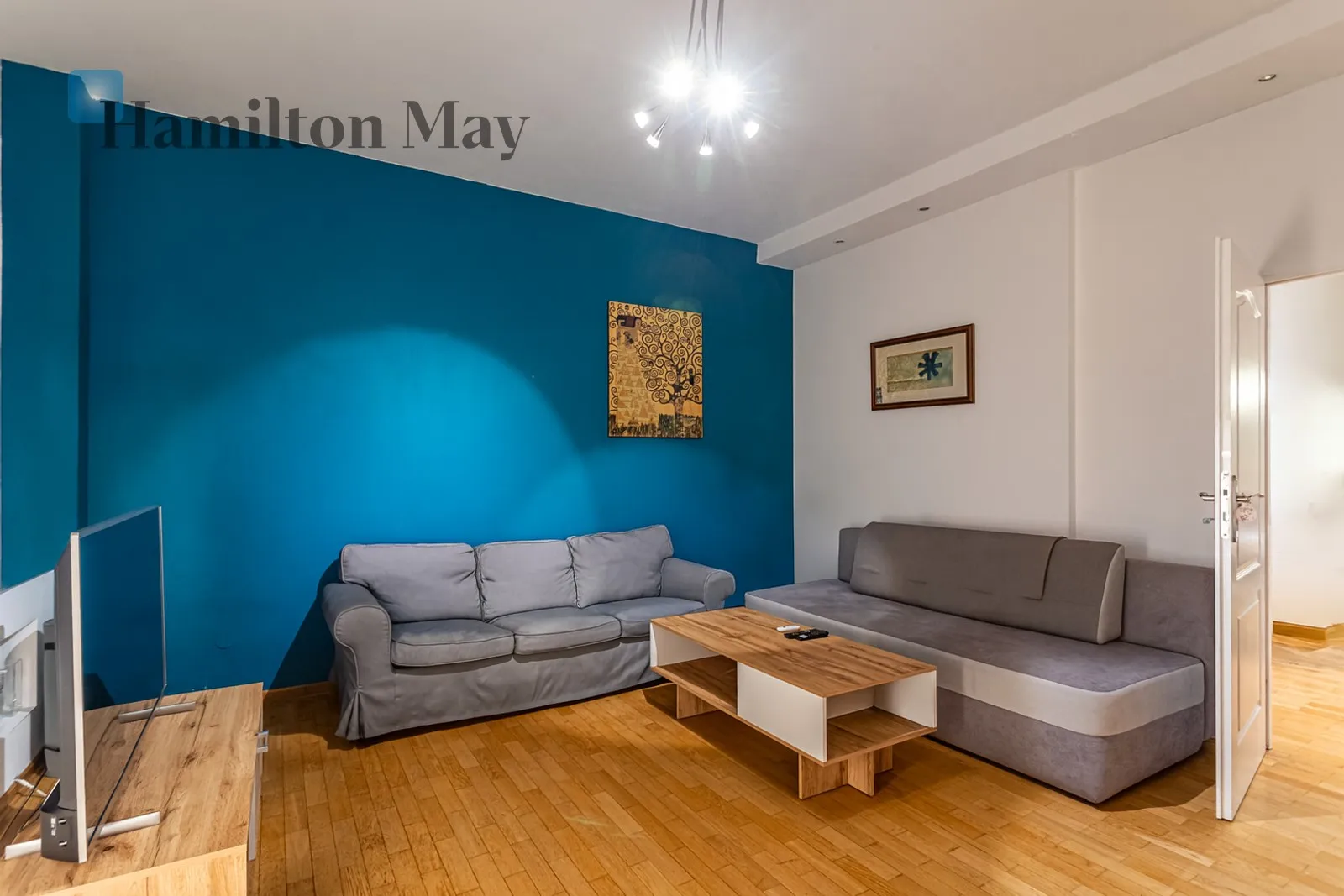 Przestronne | 4-pokojowe mieszkanie w ścisłym centrum | na sprzedaż - slider