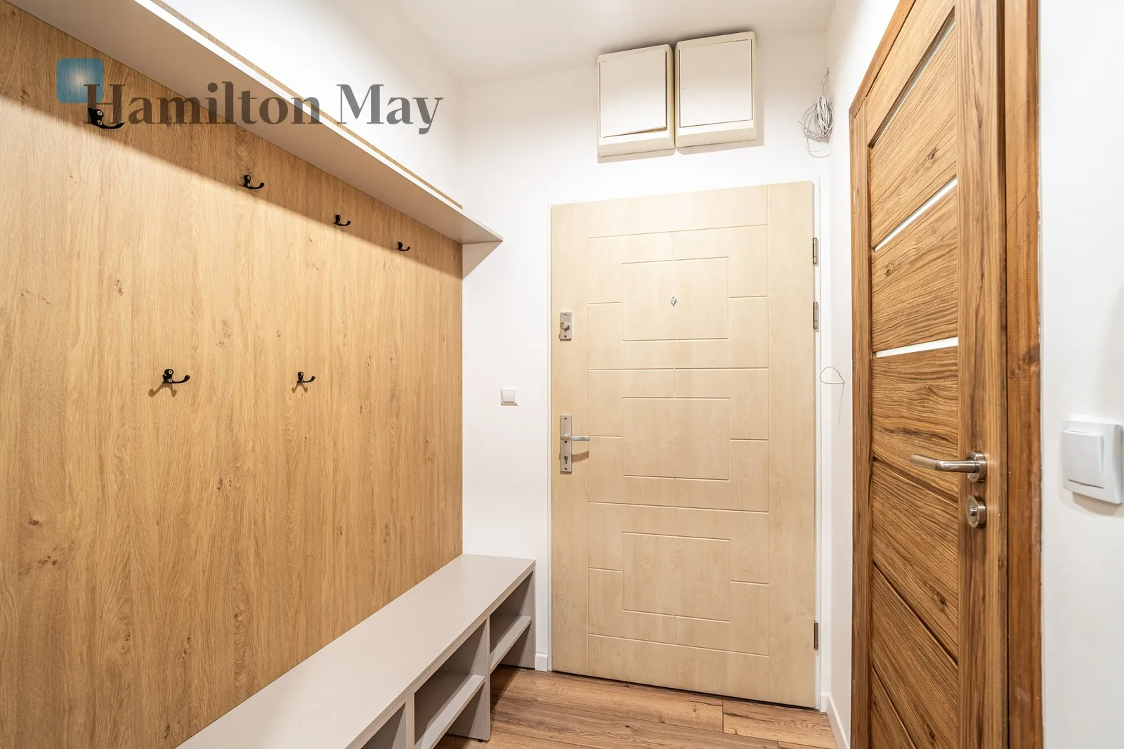 Price: 3700 PLN Bedrooms: 1 Bathrooms: 1 Size: 50m2 Price/m2: 74 PLN - slider