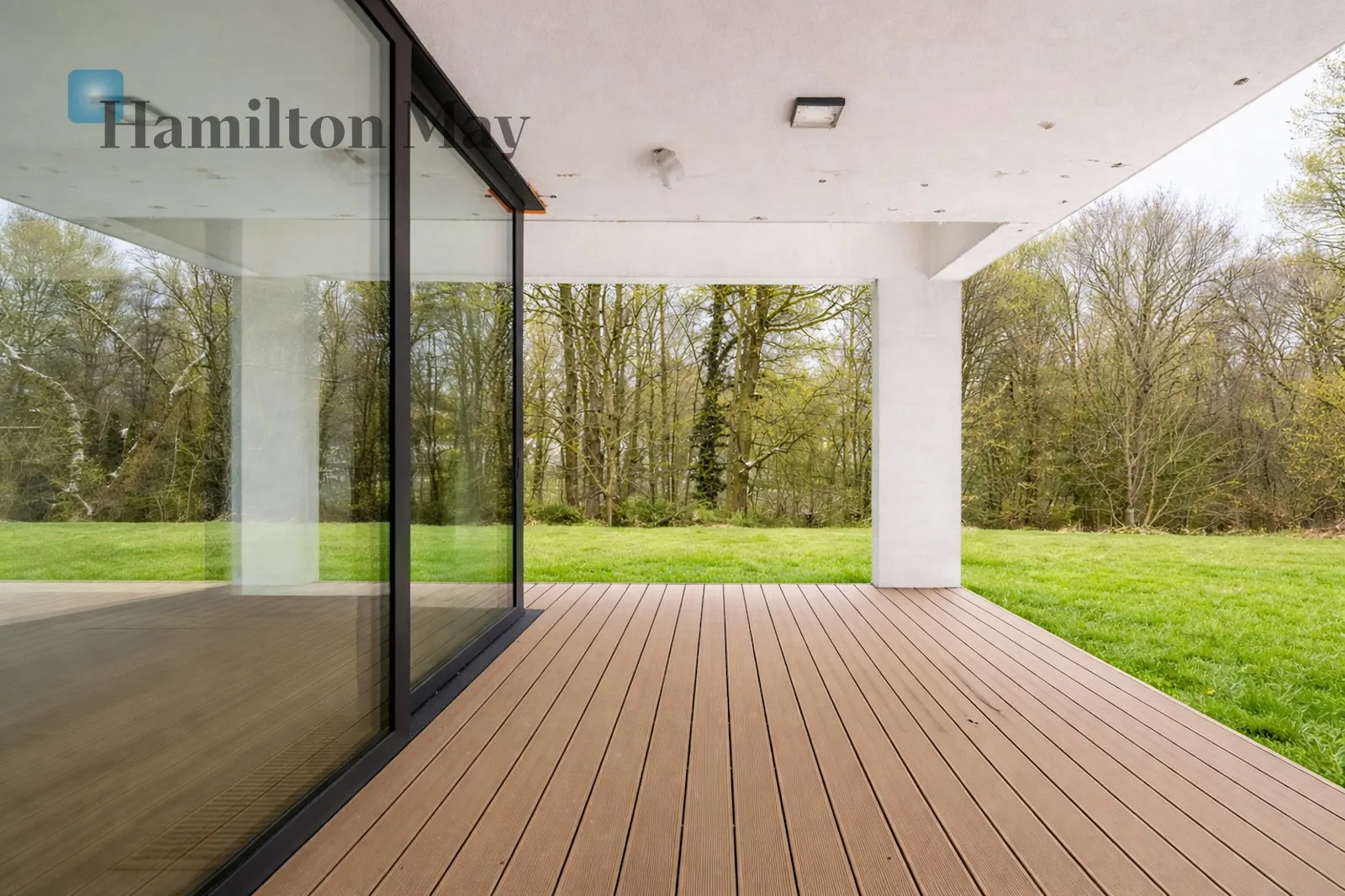 A unique house surrounded by greenery with a 77-acre plot - slider