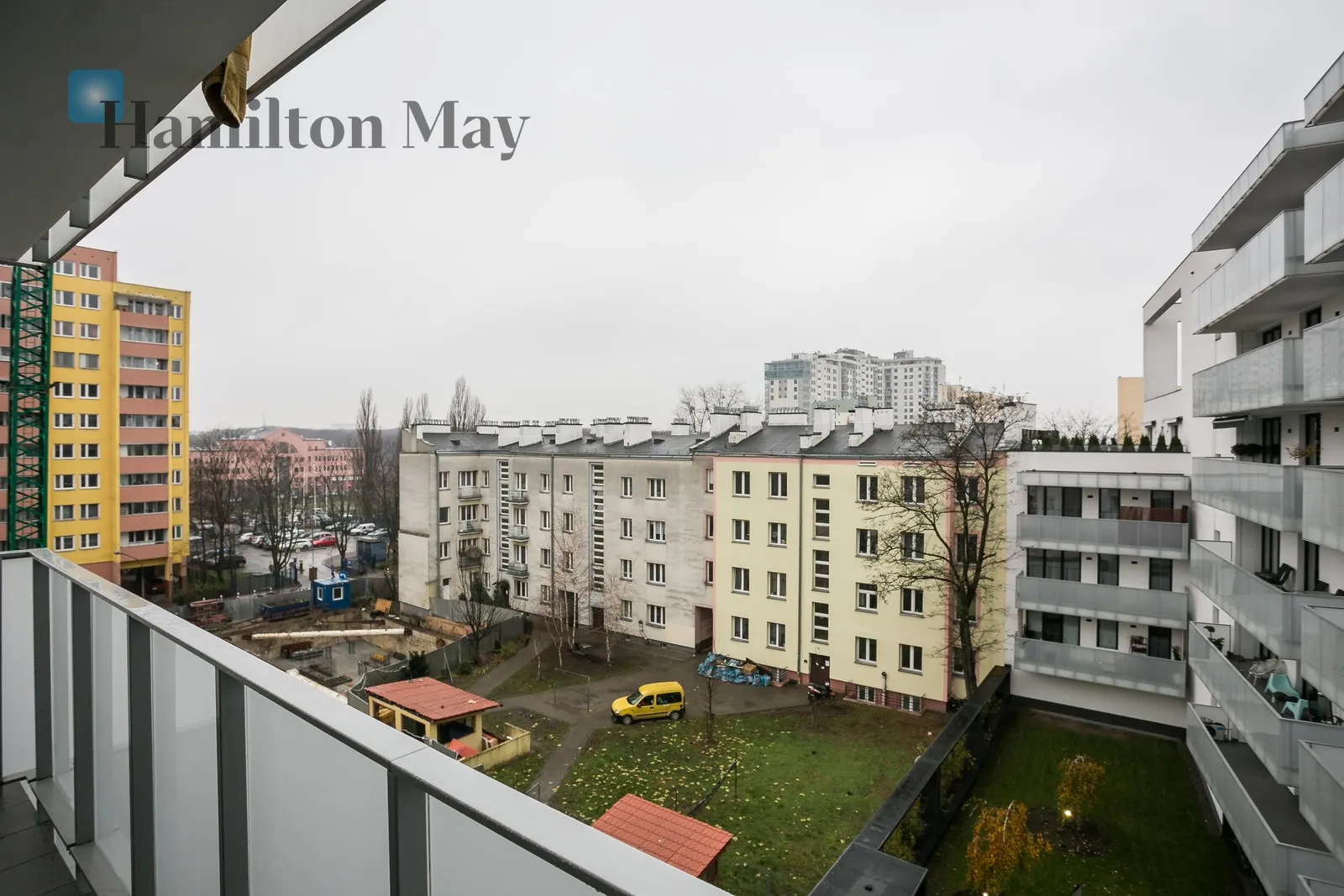 Subregion: Nowolipki Distance to centre: 2.56 km Level: 4 Price: 4000 PLN Bedrooms: 1 Bathrooms: 1 Size: 37m2 - slider