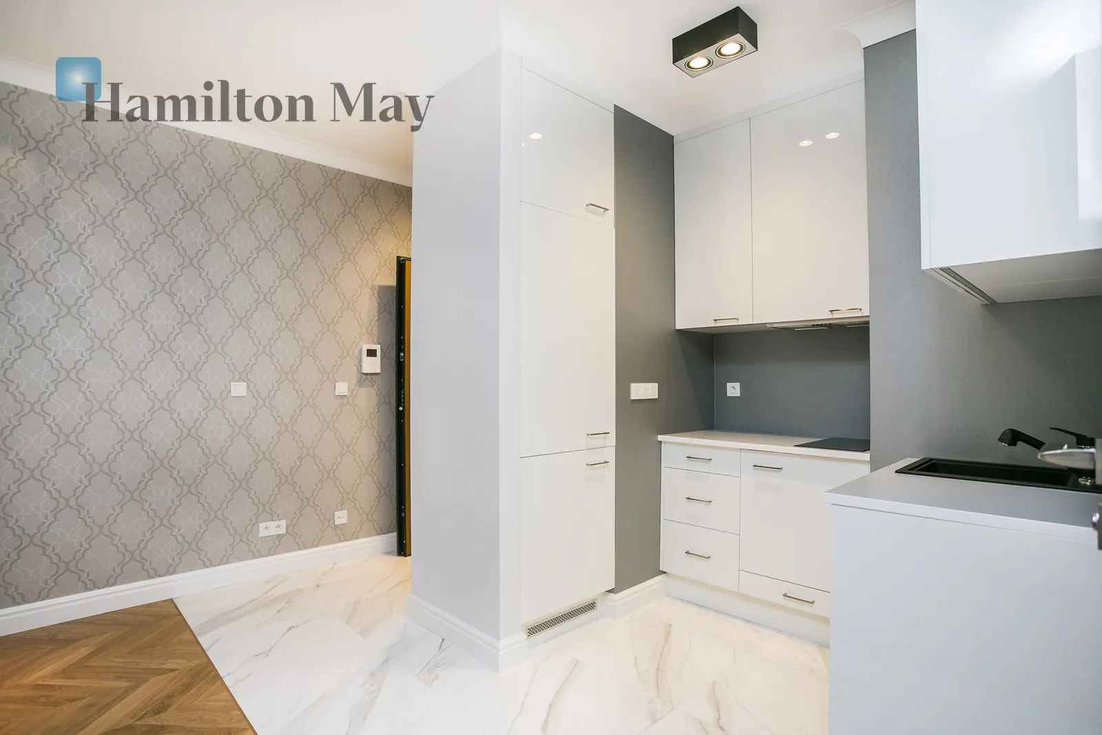 Subregion: Nowolipki Distance to centre: 2.56 km Level: 4 Price: 4000 PLN Bedrooms: 1 Bathrooms: 1 Size: 37m2 Price/m2: 108 PLN - slider