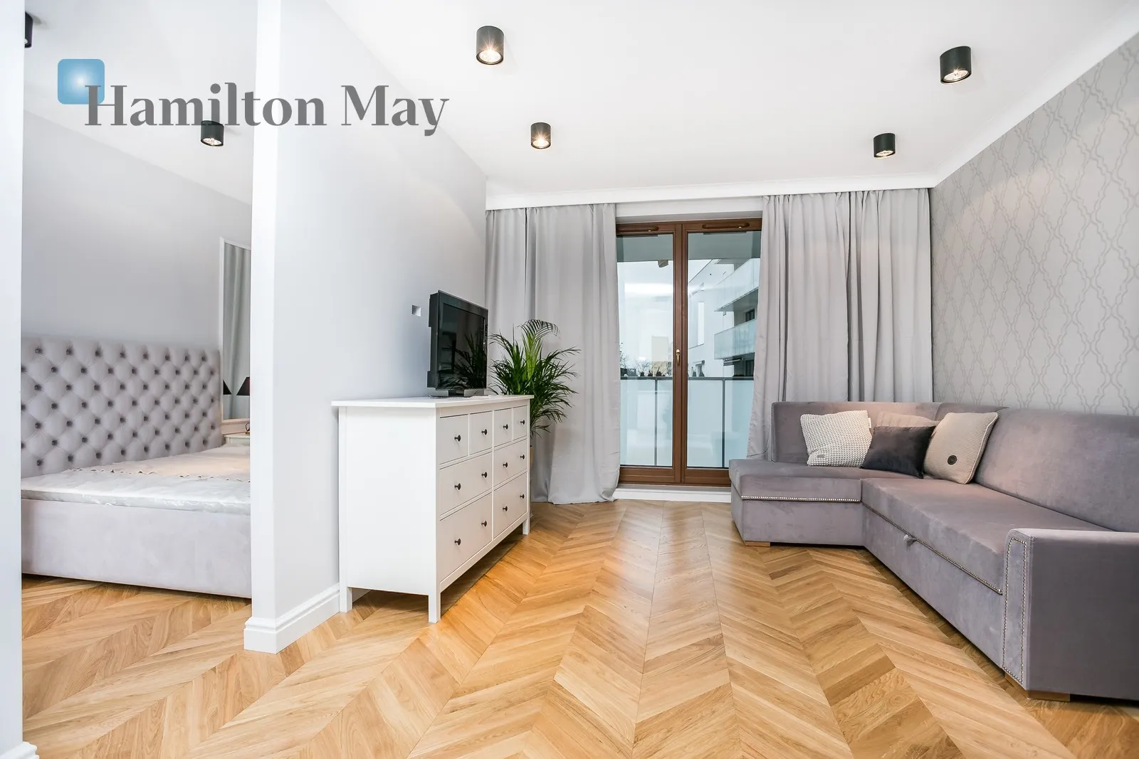City: Warszawa Street: Dzielna Region: Wola Subregion: Nowolipki Distance to centre: 2.56 km Level: 4 Price: 4000 PLN Bedrooms: 1 Bathrooms: 1 Size: 37m2 - slider