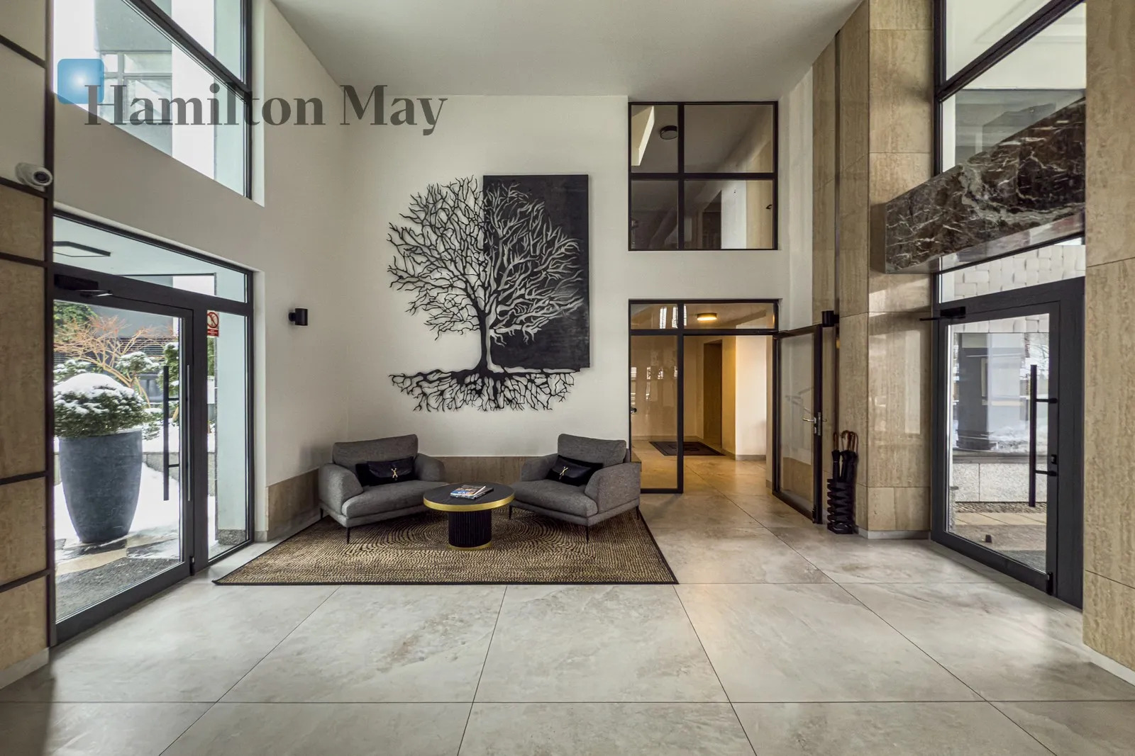 Exclusive sunny apartment with terrace – Łazienki Królewskie area - slider