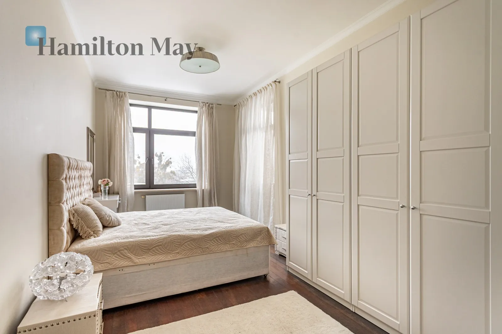 Exclusive sunny apartment with terrace – Łazienki Królewskie area - slider