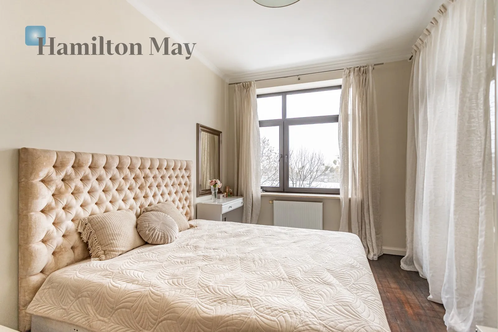 Exclusive sunny apartment with terrace – Łazienki Królewskie area - slider