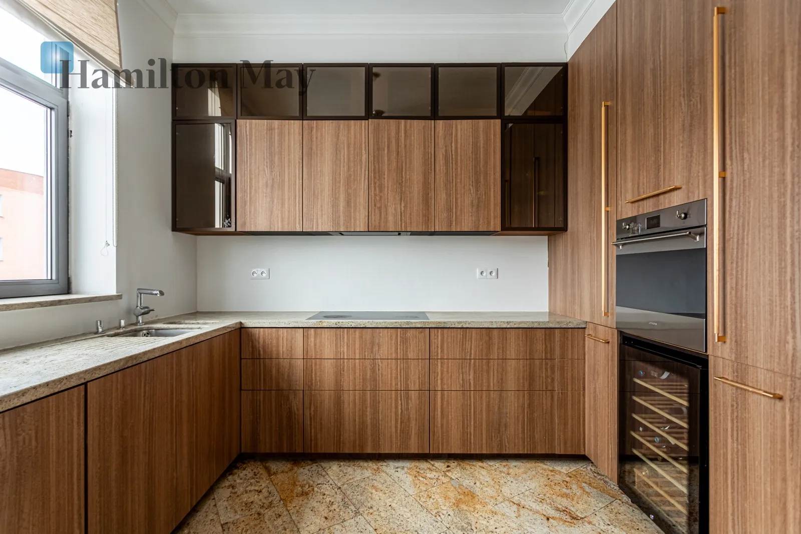 Exclusive sunny apartment with terrace – Łazienki Królewskie area - slider