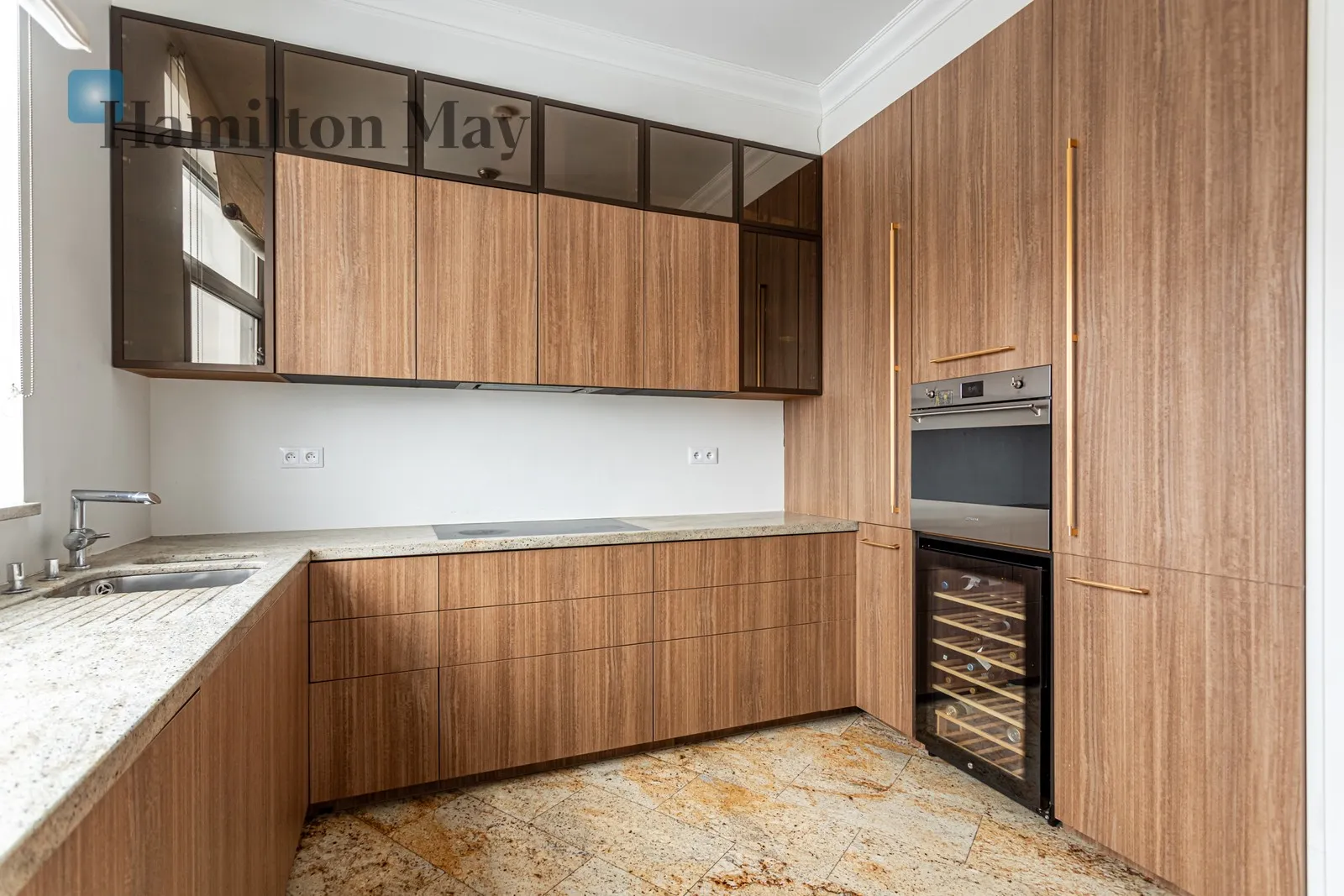 Exclusive sunny apartment with terrace – Łazienki Królewskie area - slider