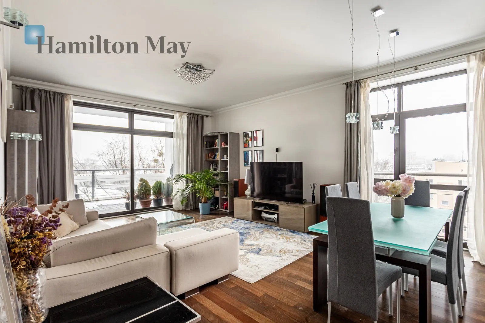 Exclusive sunny apartment with terrace – Łazienki Królewskie area - slider