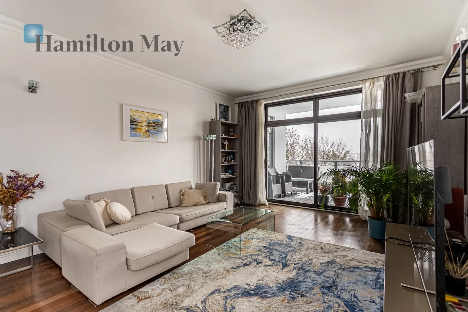 Exclusive sunny apartment with terrace – Łazienki Królewskie area - slider