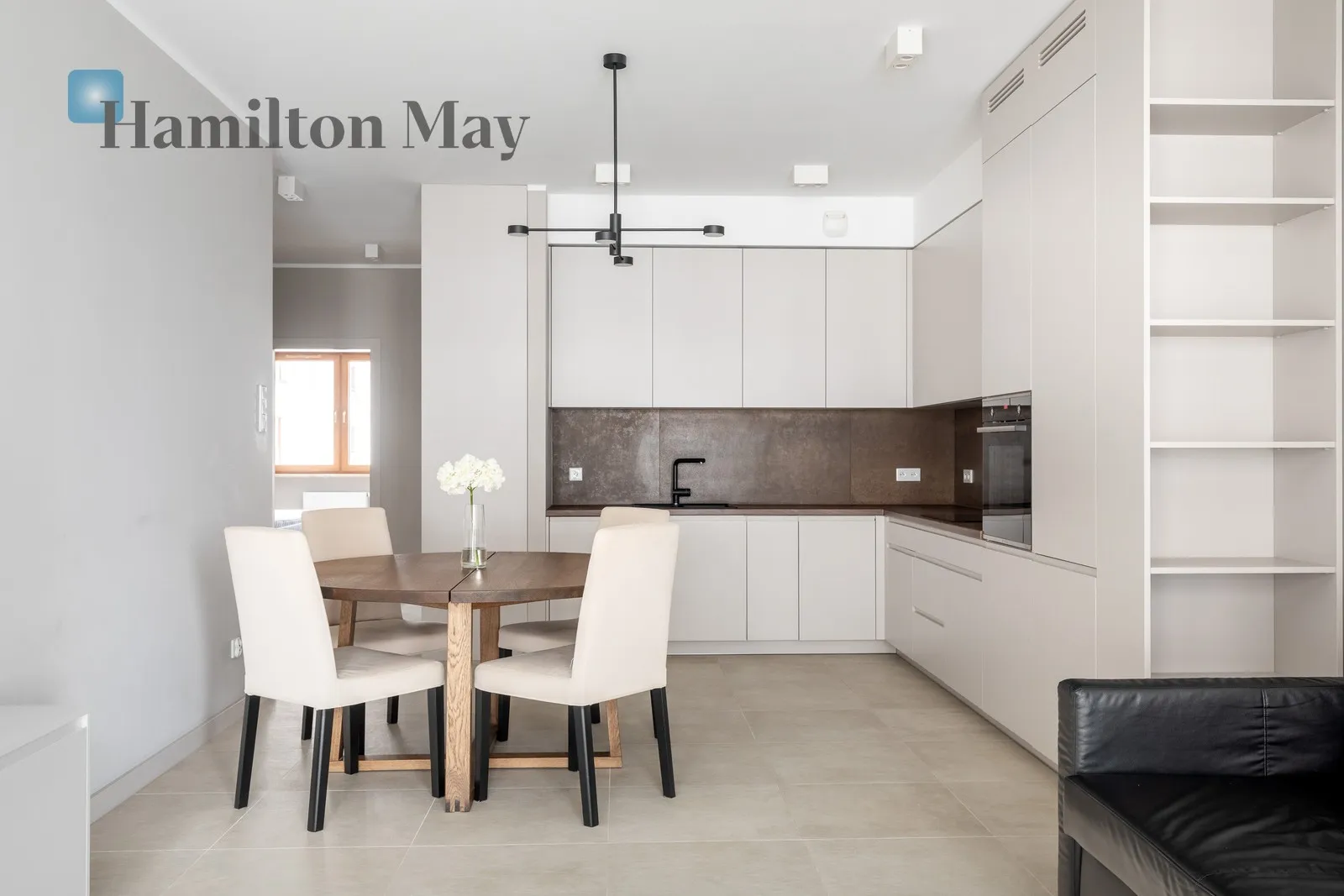 Street: Pułkownika Francesco Nullo Region: Grzegórzki Distance to centre: 2.1 km Level: 4 Price: 1700000 PLN Bedrooms: 2 Bathrooms: 2 - slider