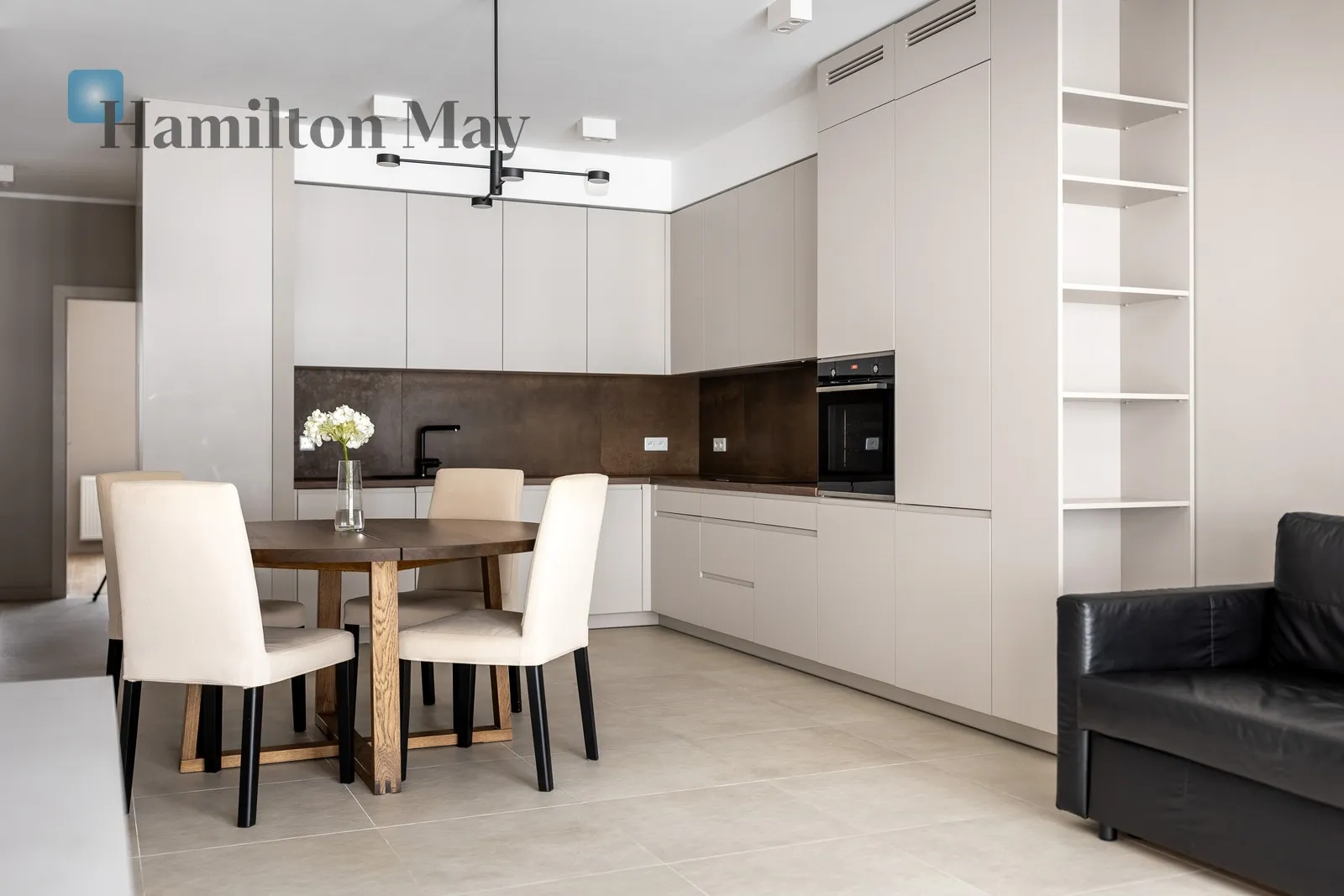 Street: Pułkownika Francesco Nullo Region: Grzegórzki Distance to centre: 2.1 km Level: 4 Price: 1700000 PLN Bedrooms: 2 Bathrooms: 2 Size: 76m2 Price/m2: 22368 PLN - slider