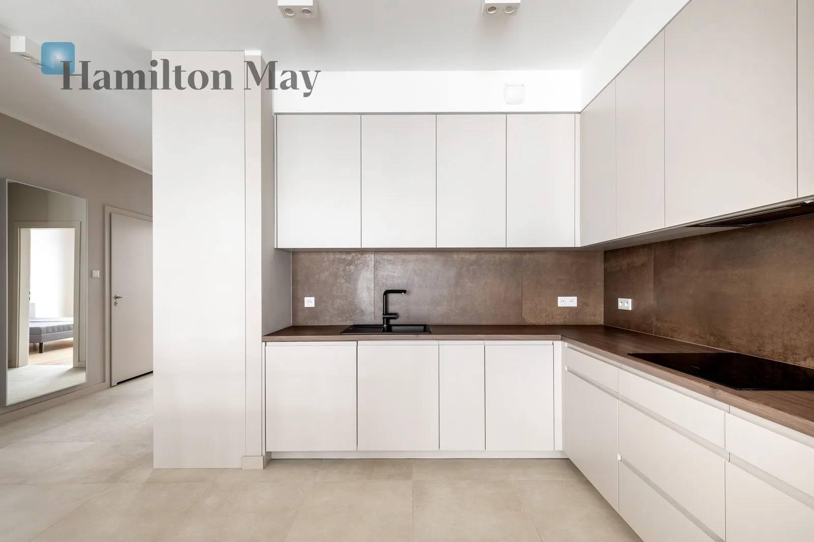 Region: Grzegórzki Distance to centre: 2.1 km Level: 4 Price: 1700000 PLN Bedrooms: 2 Bathrooms: 2 Size: 76m2 - slider