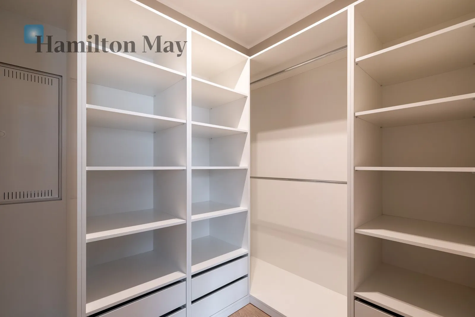 Street: Pułkownika Francesco Nullo Region: Grzegórzki Distance to centre: 2.1 km Level: 4 Price: 1700000 PLN - slider