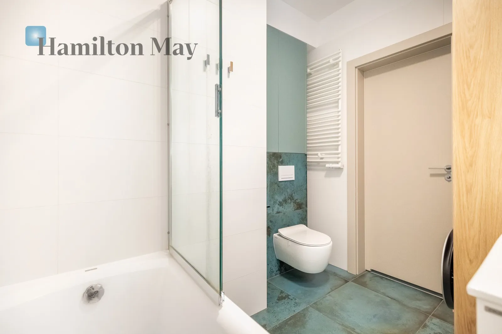 Level: 4 Price: 1700000 PLN Bedrooms: 2 Bathrooms: 2 Size: 76m2 - slider