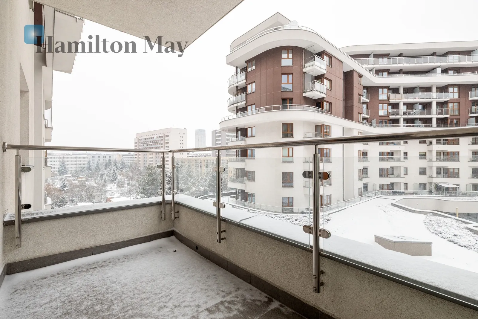 Price: 1700000 PLN Bedrooms: 2 Bathrooms: 2 Size: 76m2 - slider