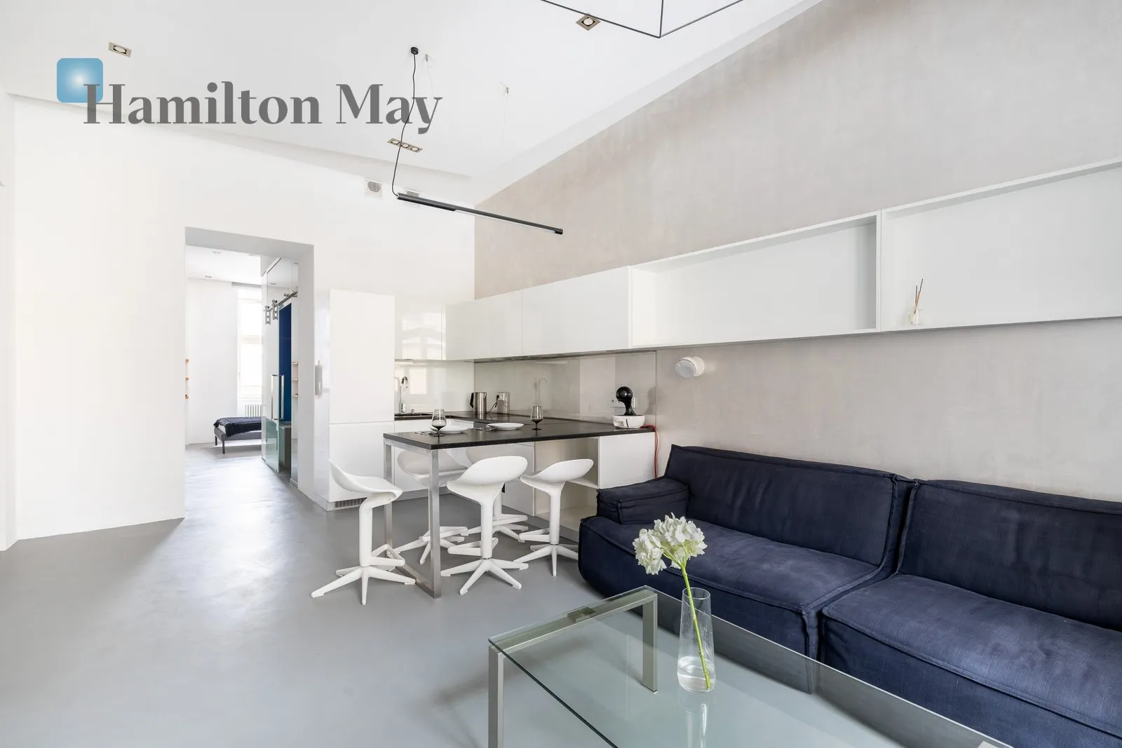 Розкішна двокімнатна квартира в чудово відремонтованому багатоквартирному будинку - slider