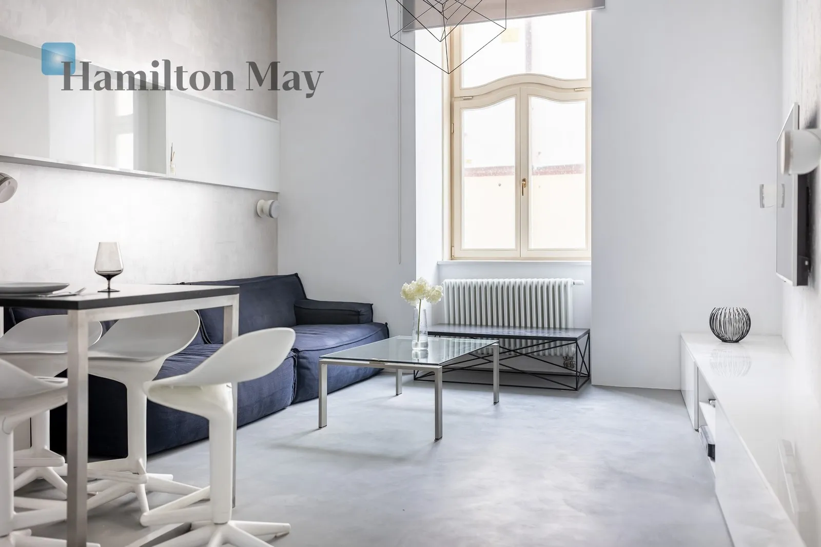 Розкішна двокімнатна квартира в чудово відремонтованому багатоквартирному будинку - slider