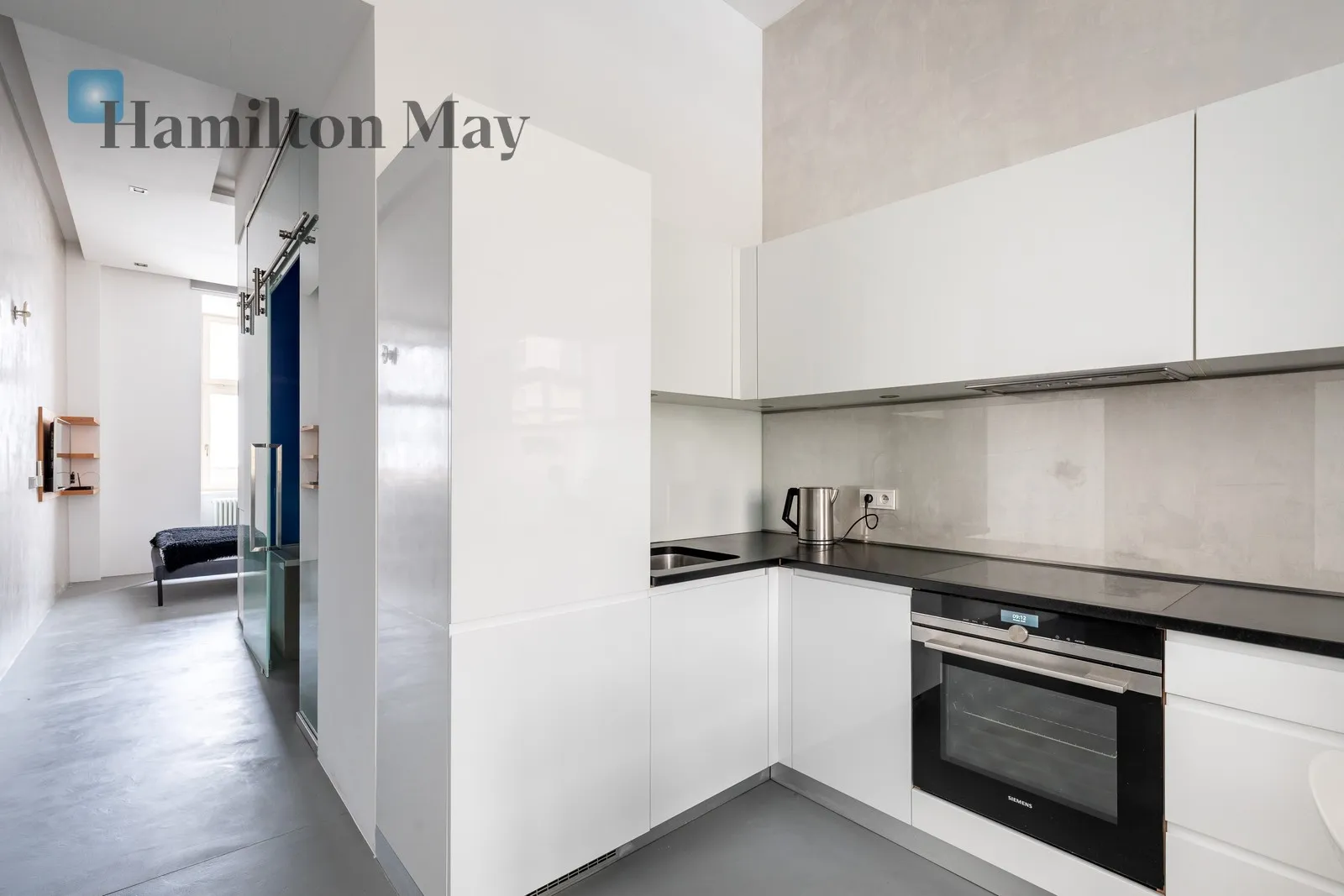 Розкішна двокімнатна квартира в чудово відремонтованому багатоквартирному будинку - slider