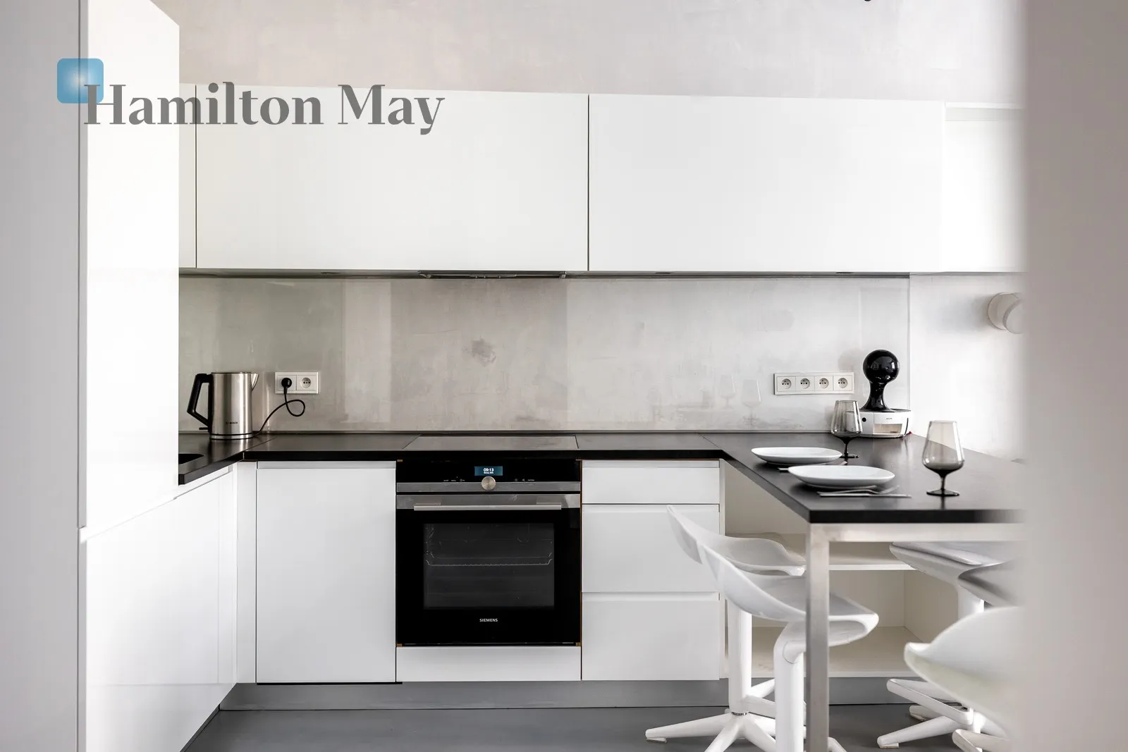 Розкішна двокімнатна квартира в чудово відремонтованому багатоквартирному будинку - slider