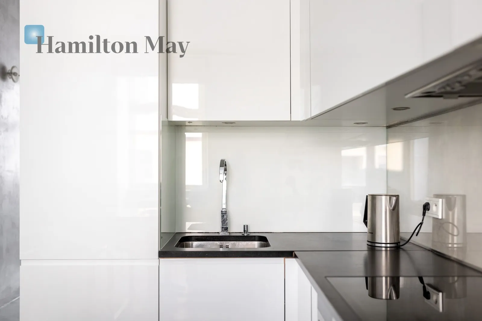 Розкішна двокімнатна квартира в чудово відремонтованому багатоквартирному будинку - slider