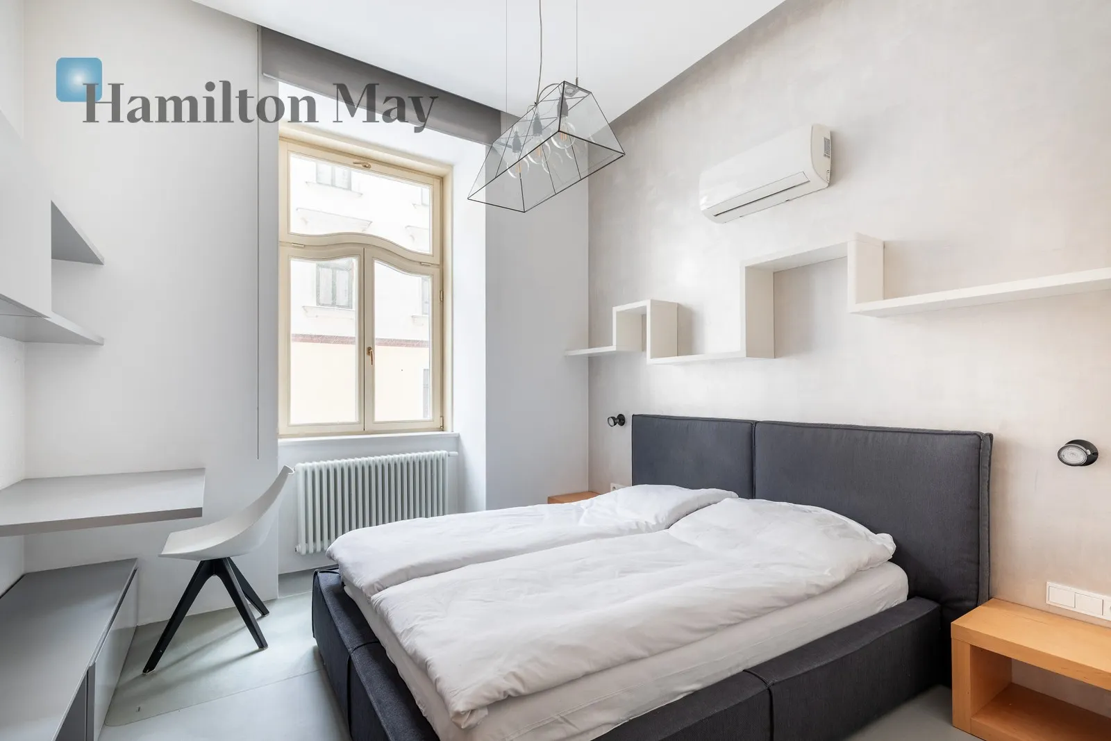 Розкішна двокімнатна квартира в чудово відремонтованому багатоквартирному будинку - slider