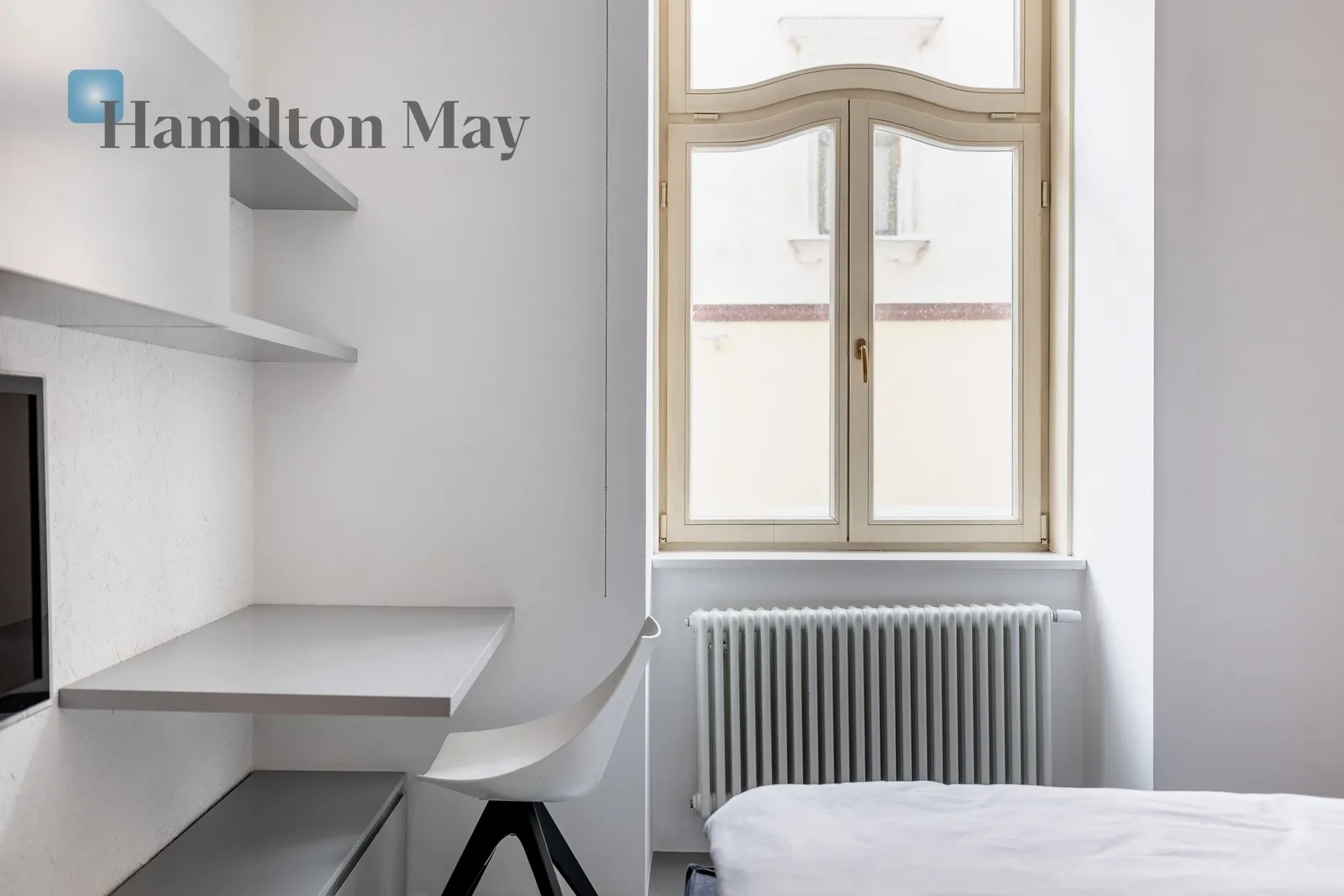 Розкішна двокімнатна квартира в чудово відремонтованому багатоквартирному будинку - slider