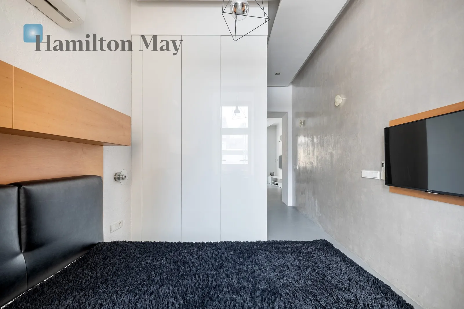 Розкішна двокімнатна квартира в чудово відремонтованому багатоквартирному будинку - slider