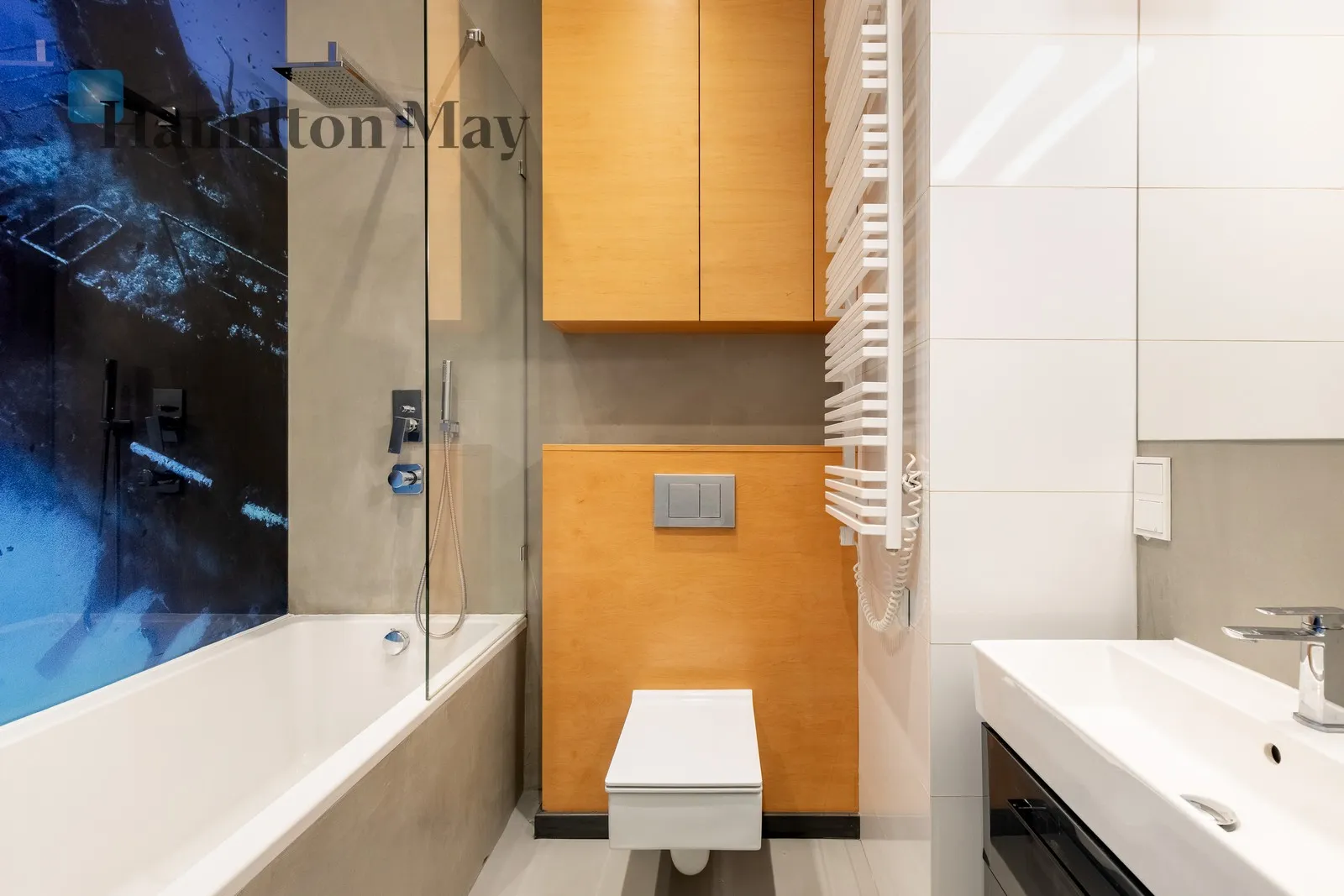 Розкішна двокімнатна квартира в чудово відремонтованому багатоквартирному будинку - slider