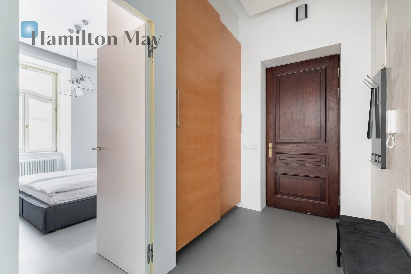 Розкішна двокімнатна квартира в чудово відремонтованому багатоквартирному будинку - slider