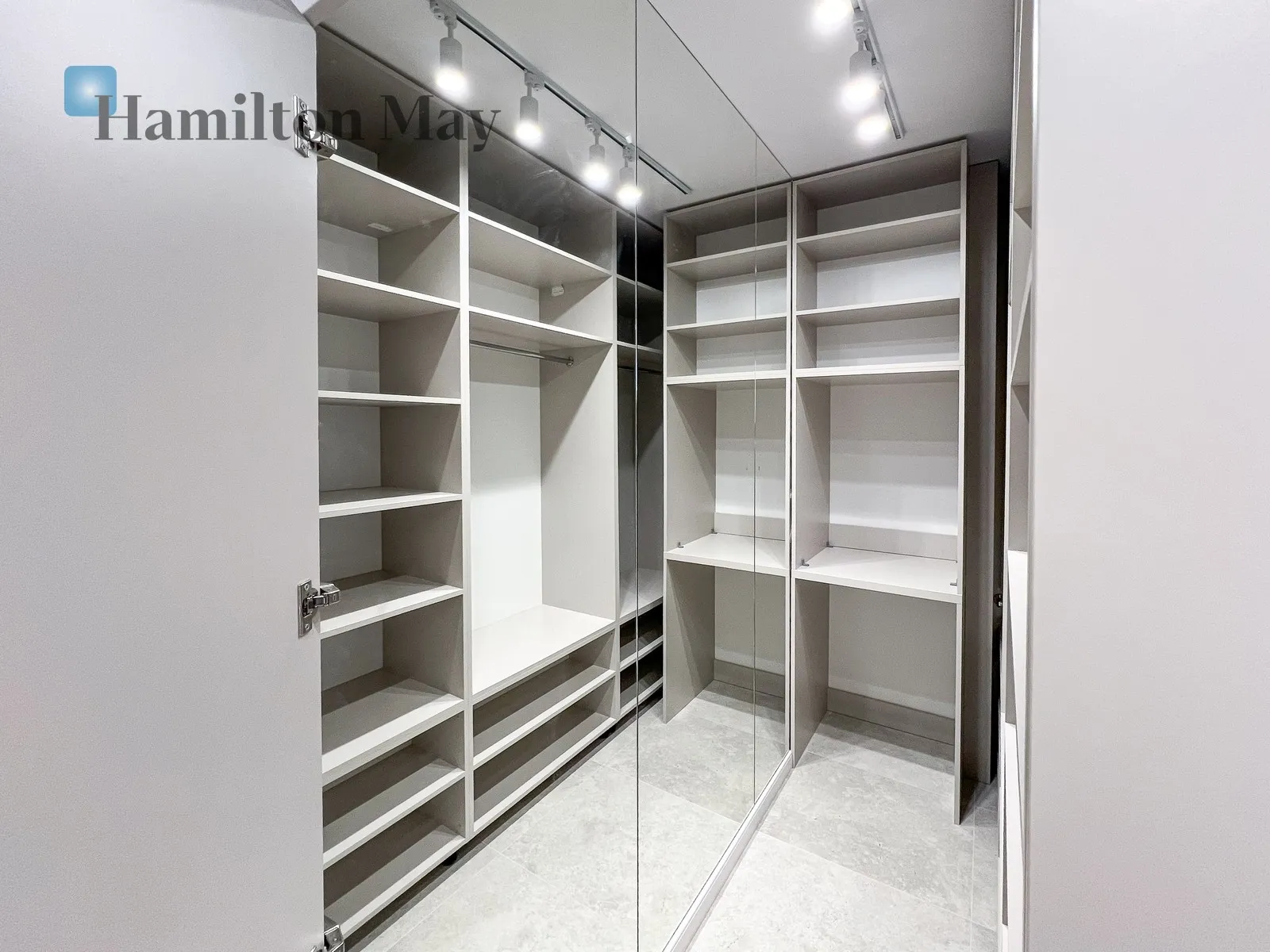 Eleganckie, 3-pokojowe mieszkanie w wysokim standardzie z balkonem i garażem przy ul. Sosnowieckiej - slider