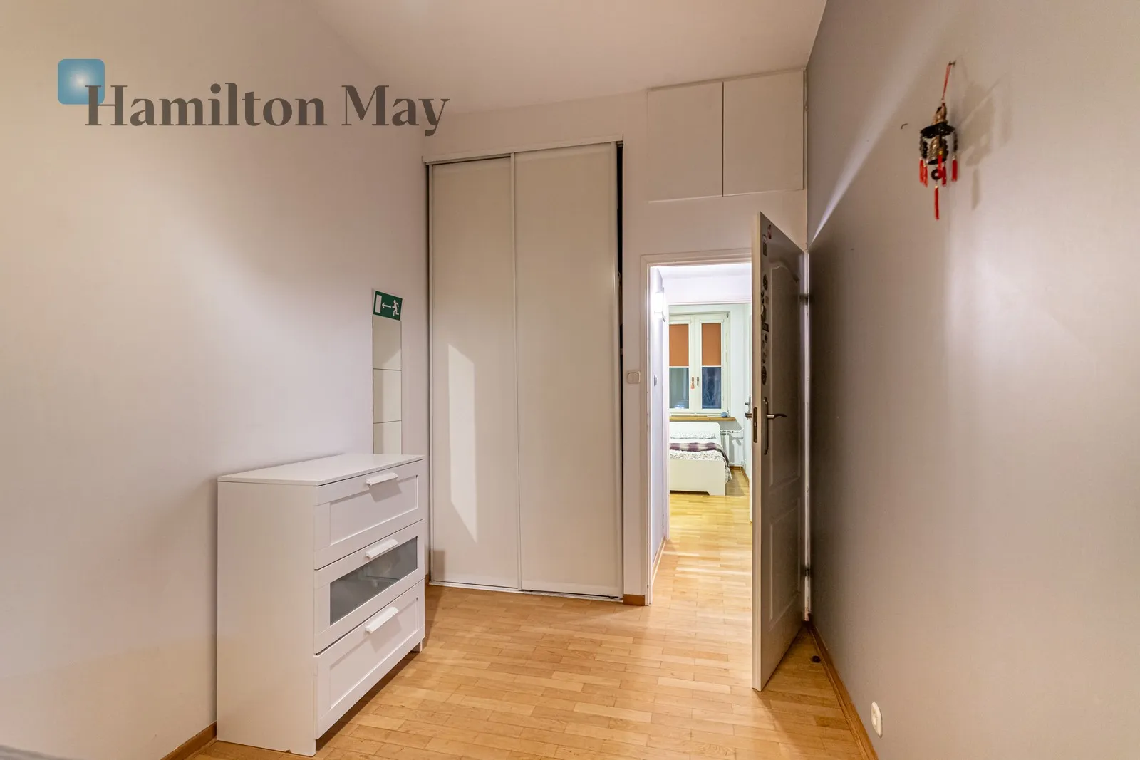 Przestronne | 4-pokojowe mieszkanie w ścisłym centrum | na sprzedaż - slider