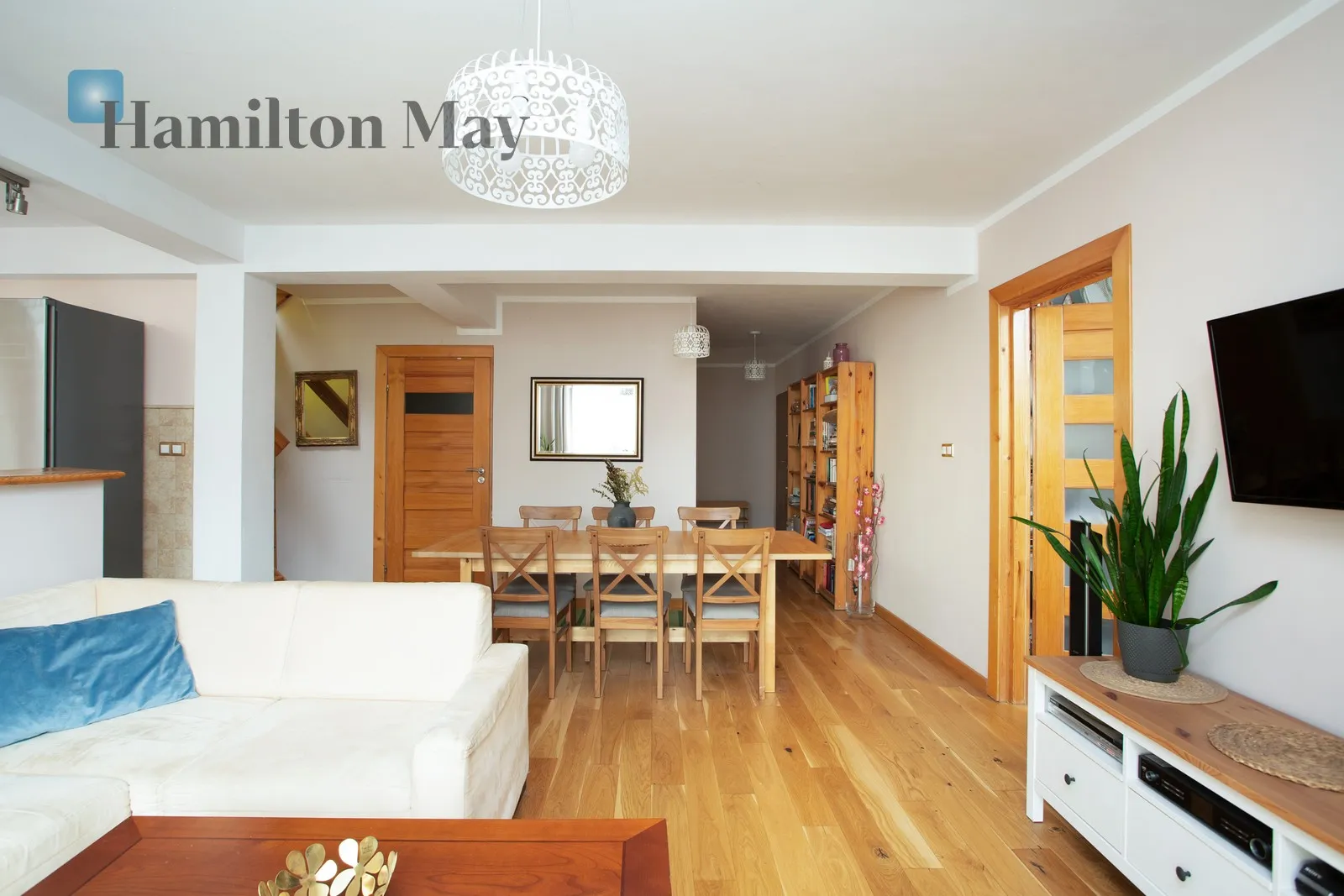 Street: Miechowska Region: Krowodrza Distance to centre: 1.73 km Price: 6000000 PLN Bedrooms: null Bathrooms: null Size: 429m2 - slider